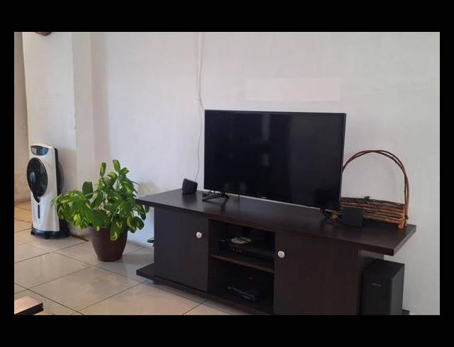 2 BEDROOM APARTMENT FOR SALE IN RHODESFIELD